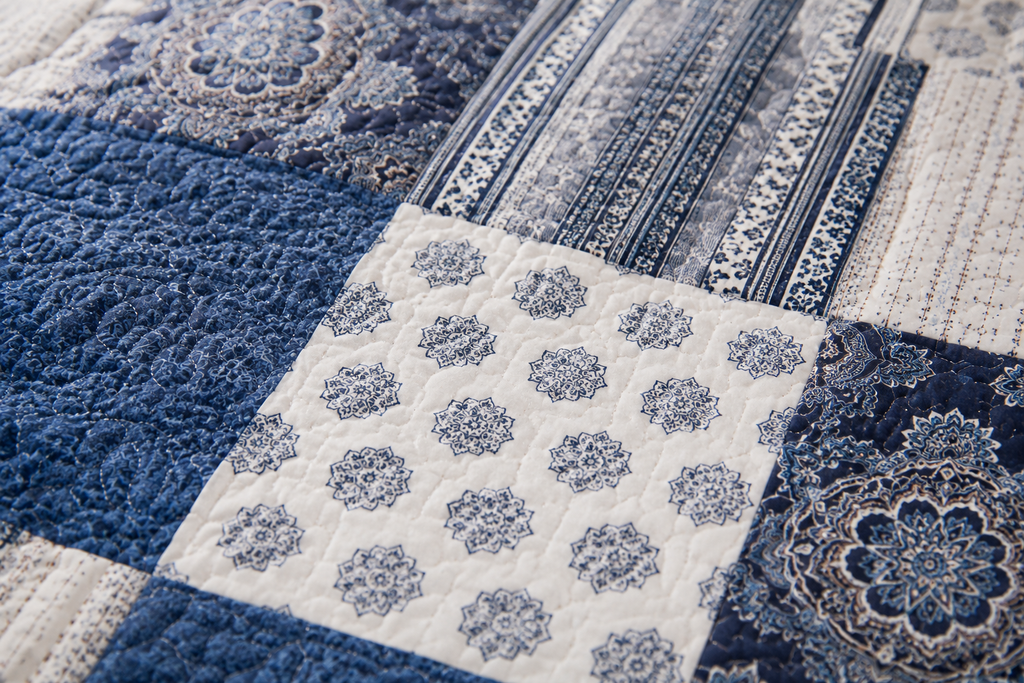 Horizon Coverlet Set