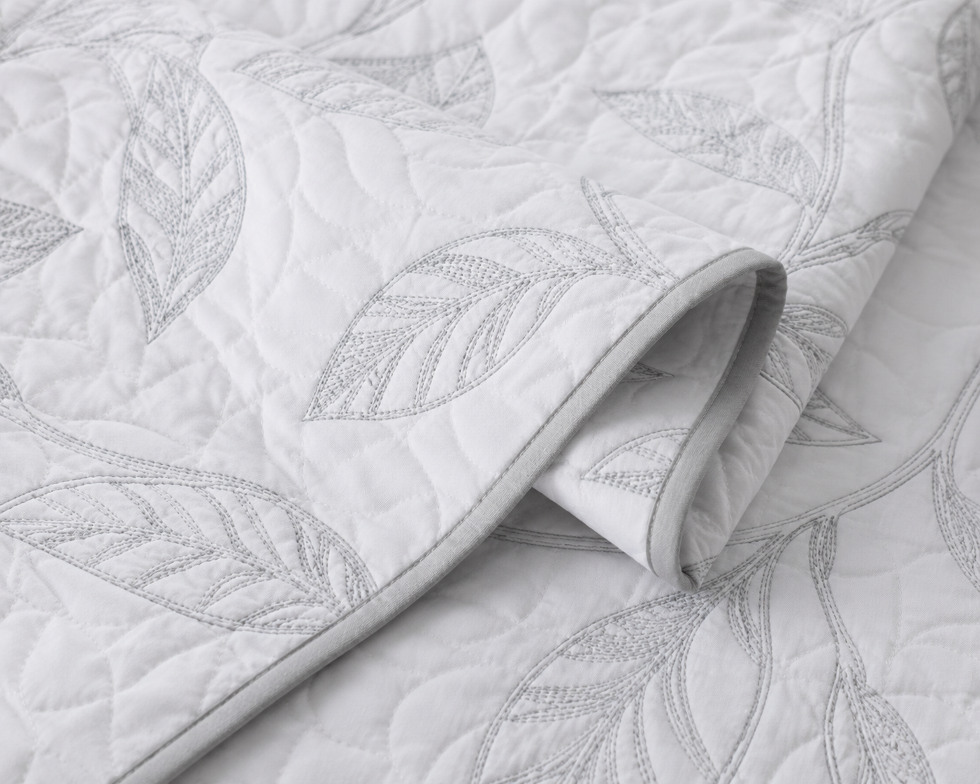 Botanical Leaves Coverlet Set